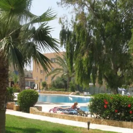 Kings Palace - Modern, Sunny 2 Bed Ground Floor With Sea Views *