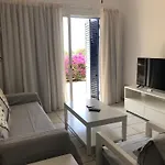 Daire Kings Palace - Modern, Sunny 2 Bed Ground Floor With Sea Views *
