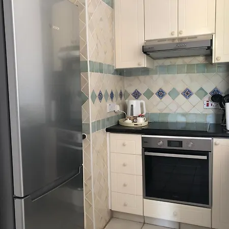 Apartment Kings Palace - Modern, Sunny 2 Bed Ground Floor With Sea Views