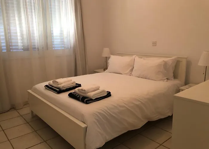 Kings Palace - Modern, Sunny 2 Bed Ground Floor With Sea Views